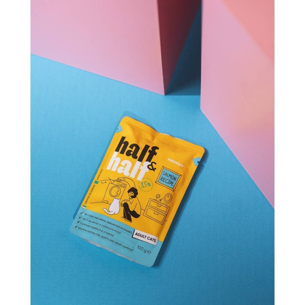 Упаковка вологого корму для котів Half&Half Adult 22 шт х 100 г - лосось