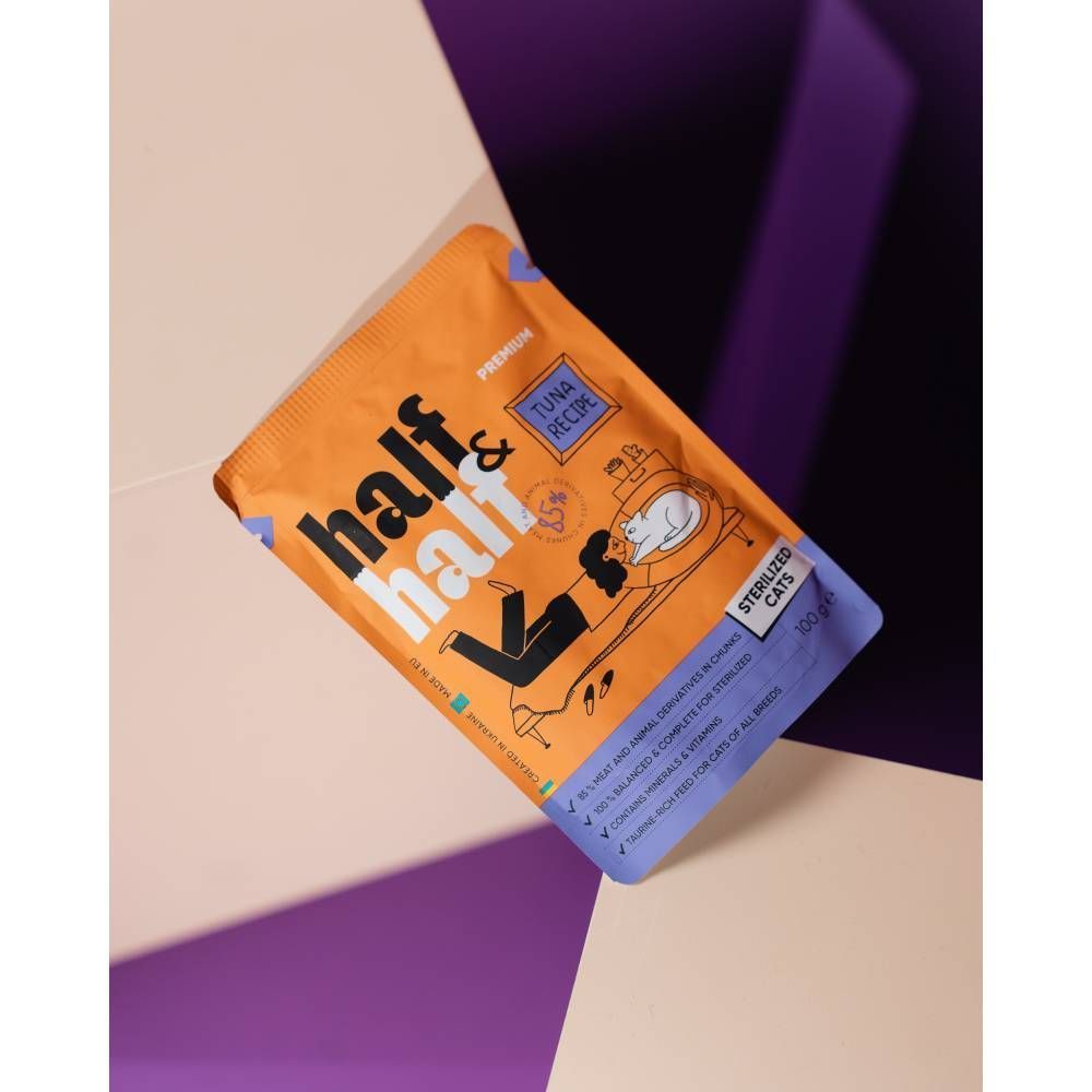 Упаковка вологого корму для котів Half&Half Sterilized 22 шт х 100 г - тунець