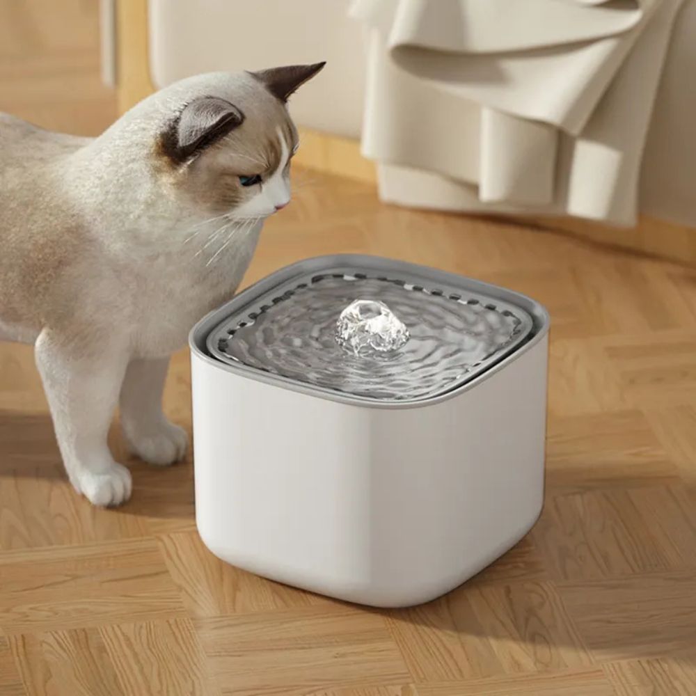 Поїлка-фонтан для котів Me&Pet 3 л