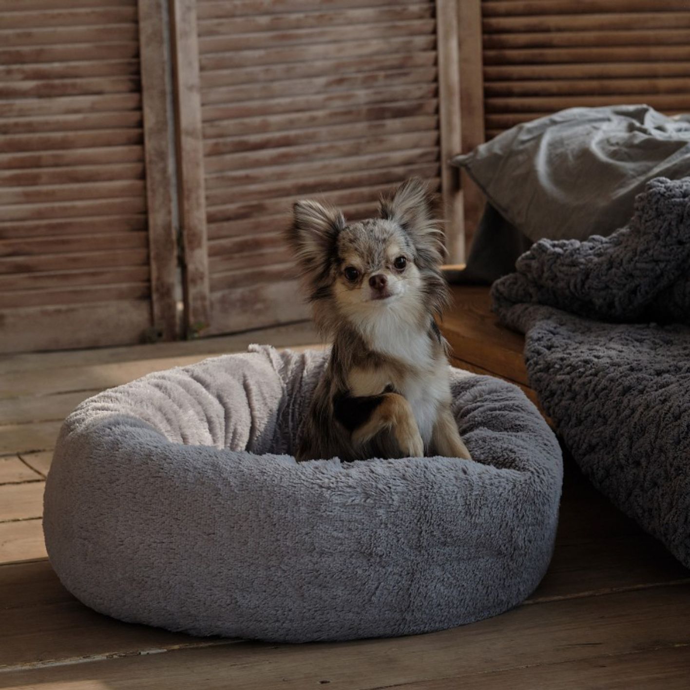 Pet Fashion Soft лежак для собак 48х48х17 см - сірий