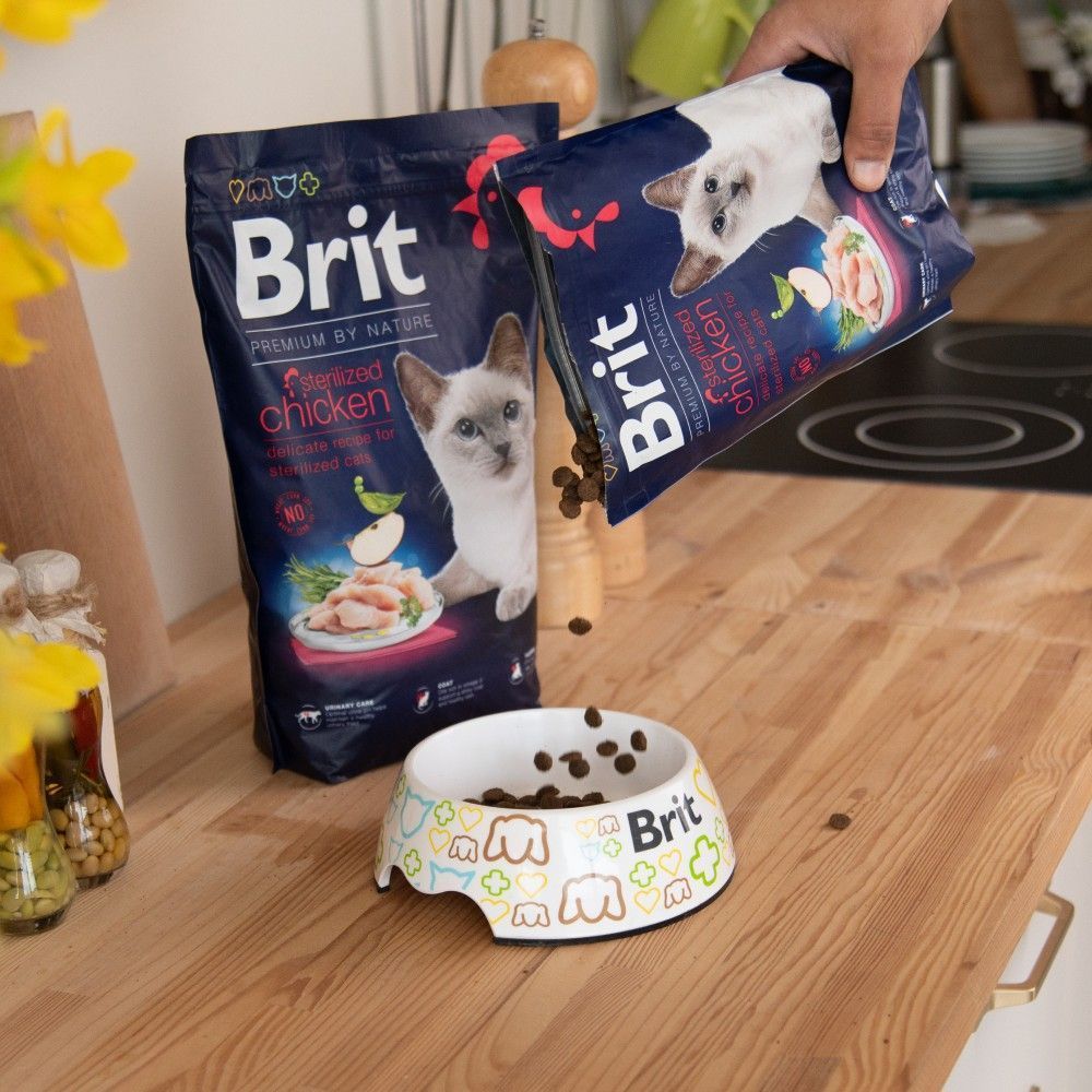 Сухий корм для котів Brit Premium by Nature Cat Sterilised 300 г - курка